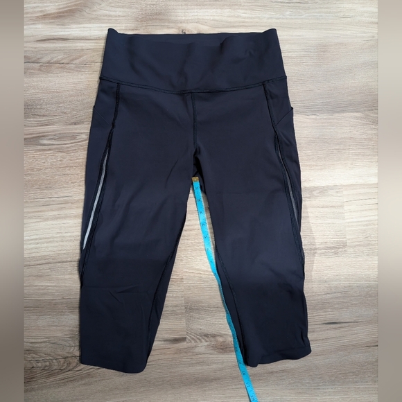 Lululemon All The Right Places Crop,‎ Size 10 Navy Blue Just Below Knee Leggings - Picture 3 of 8